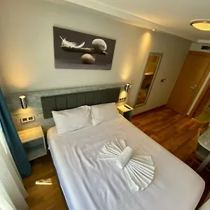 kaya-hotel-beyoglu.istanbul-turkeyhotels.com/